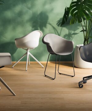 Incasso Swivel Armchair With Wooden Legs
