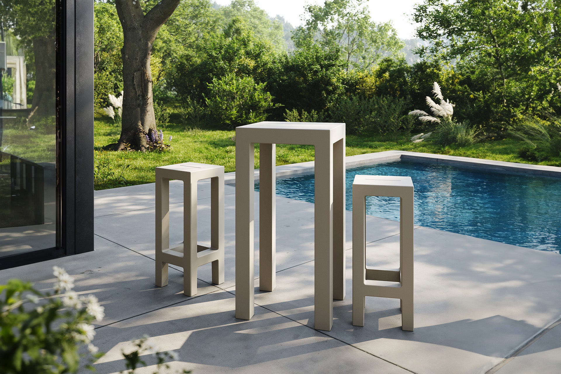 Jut Bar Stool