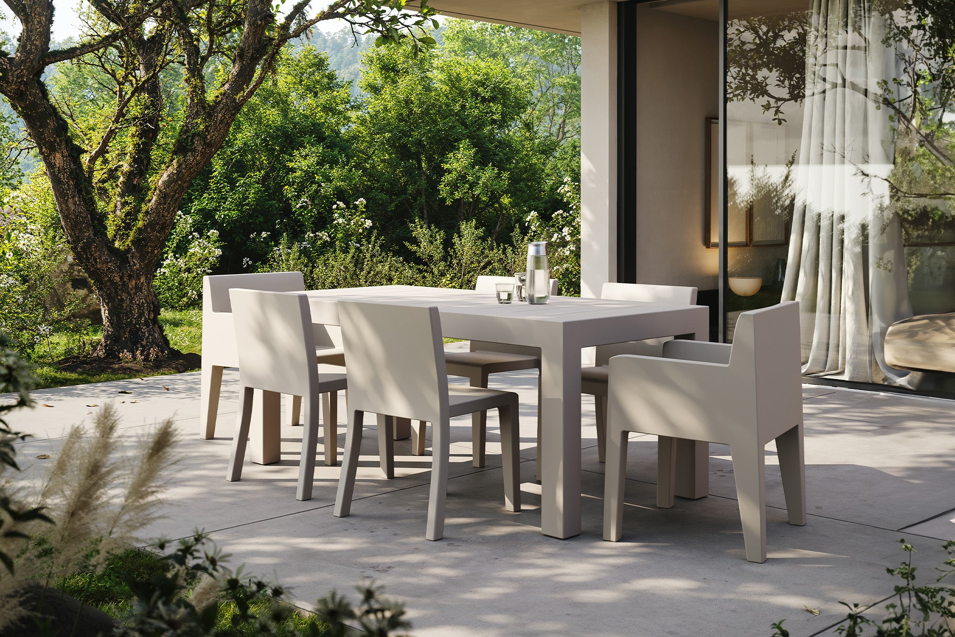 Jut Dining Table